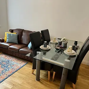 Quiet, Private And Serene Apartment