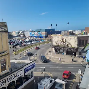 Ascot - Families & Couples Apartment Blackpool